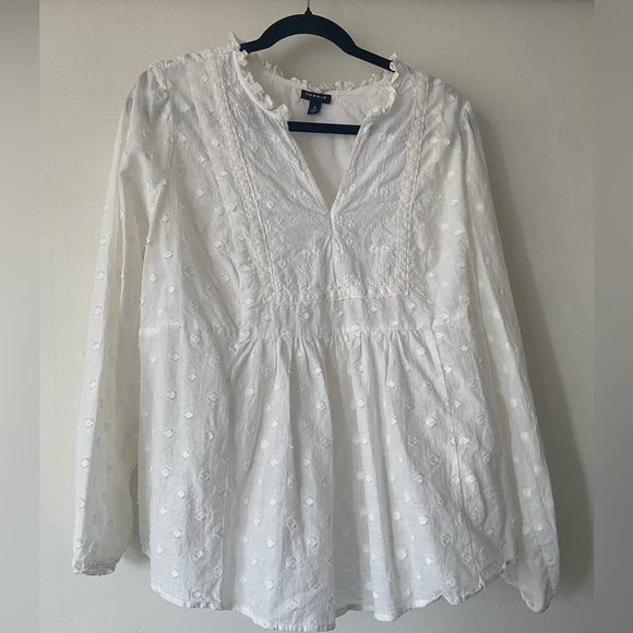 Torrid Clip Dot Mixed Eyelet Yoke Detail Top Sz 2 - Picture 8 of 10